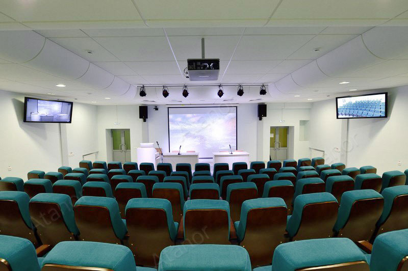 Актовый зал Удмуртского ГУ оборудован системой видеоконференцсвязи 