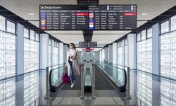 Новый дисплей NEC BT421 — для систем Digital Signage  в небольших помещениях и ограниченных пространствах